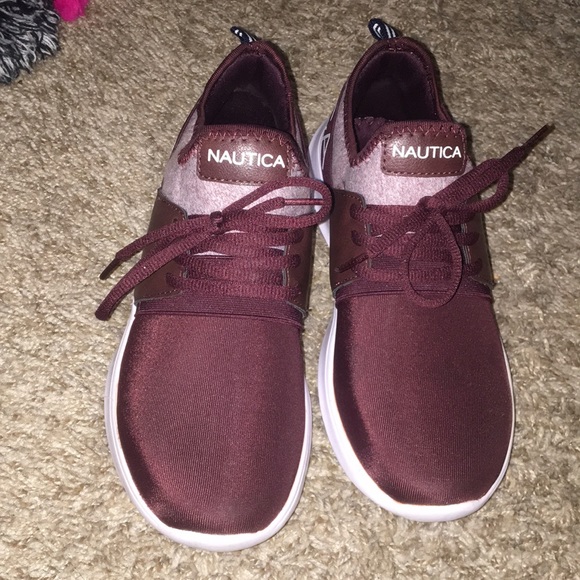Maroon Nautica sneakers - Picture 2 of 2